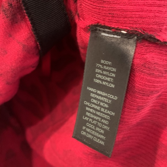 WHBM vintage Red leopard cardigan Sz Sm with3/4 Sleeves & Shiny black snaps❤️🖤 - Picture 8 of 16